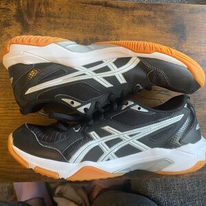 Women ASICS  Gel Rocket volleyball shoes (7.5)